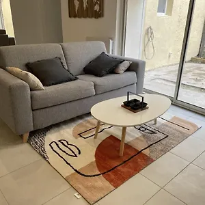 Apartamento Climatise Avec Cour En Centre, Carpentras